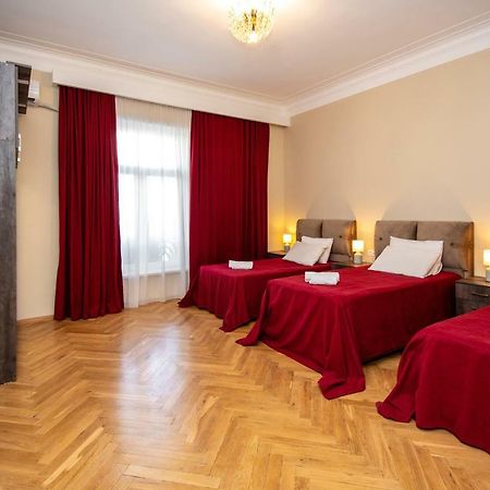 Gio'S Apartment Тбилиси Экстерьер фото