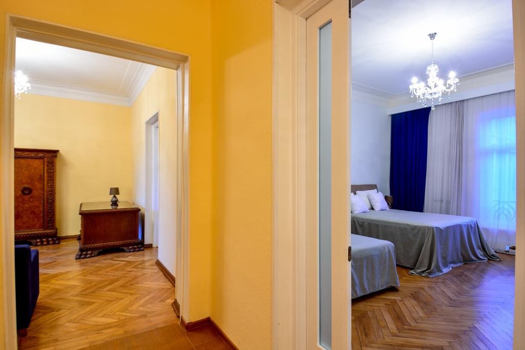 Gio'S Apartment Тбилиси Экстерьер фото