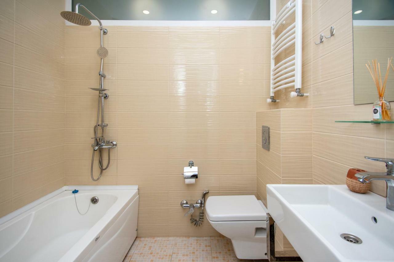 Gio'S Apartment Тбилиси Экстерьер фото