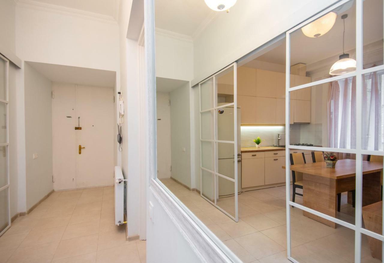 Gio'S Apartment Тбилиси Экстерьер фото