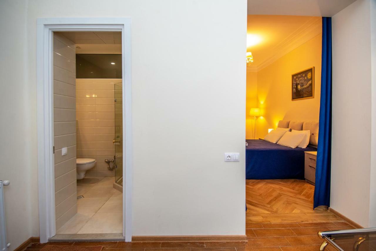 Gio'S Apartment Тбилиси Экстерьер фото