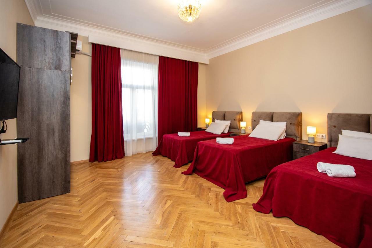 Gio'S Apartment Тбилиси Экстерьер фото