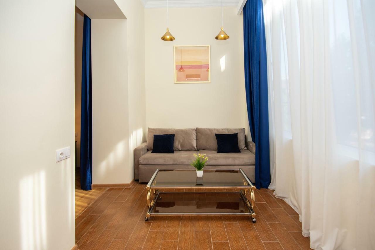 Gio'S Apartment Тбилиси Экстерьер фото