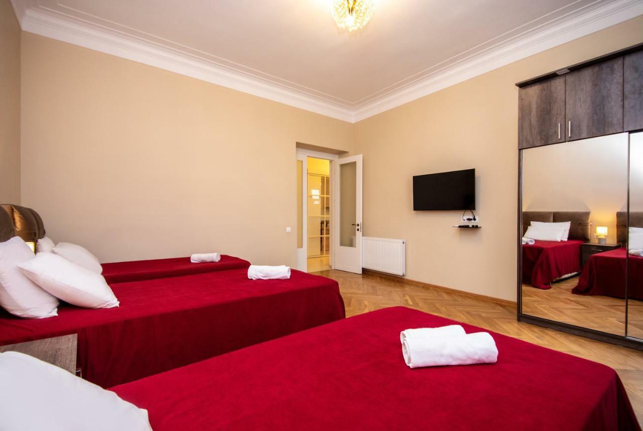 Gio'S Apartment Тбилиси Экстерьер фото