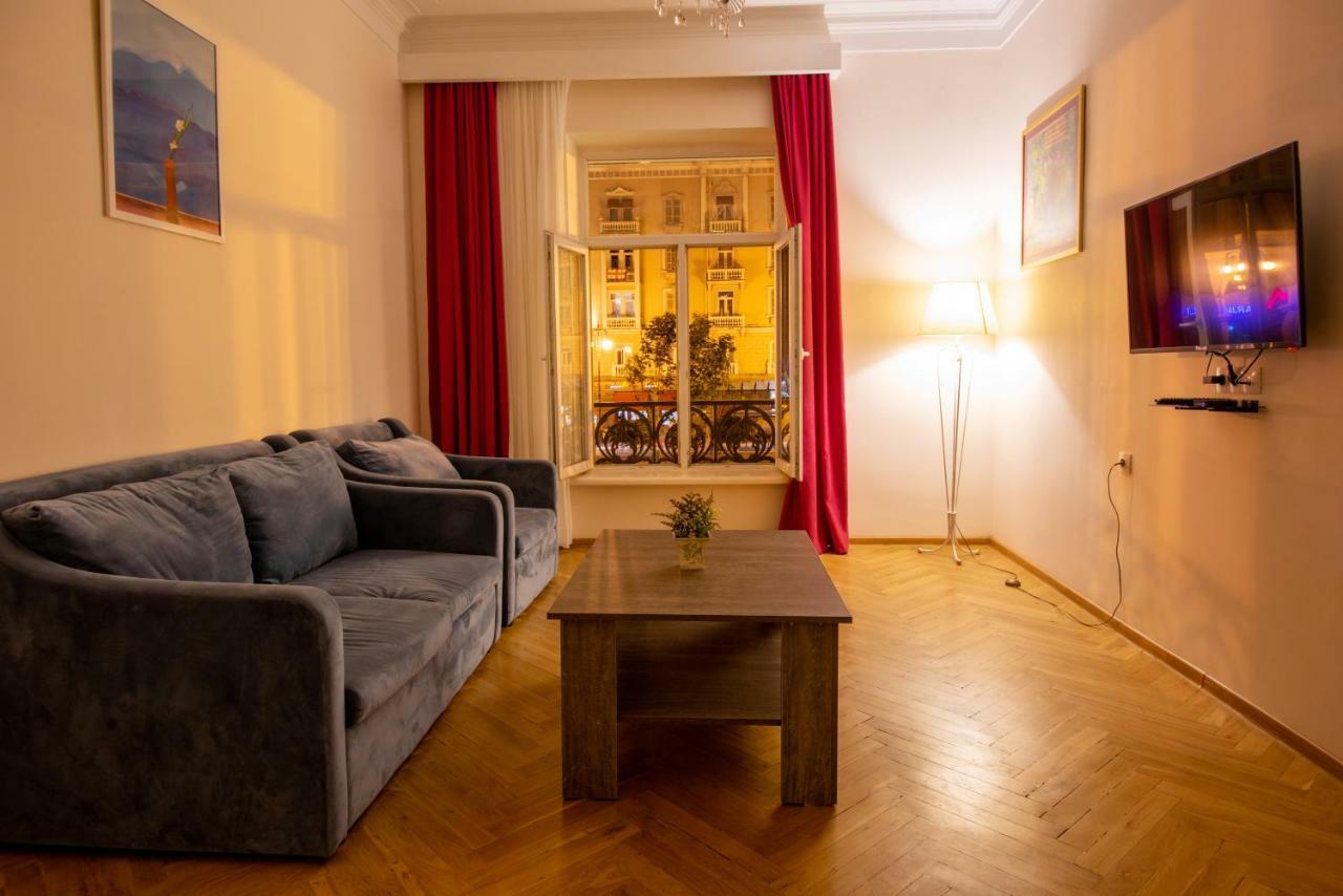 Gio'S Apartment Тбилиси Экстерьер фото